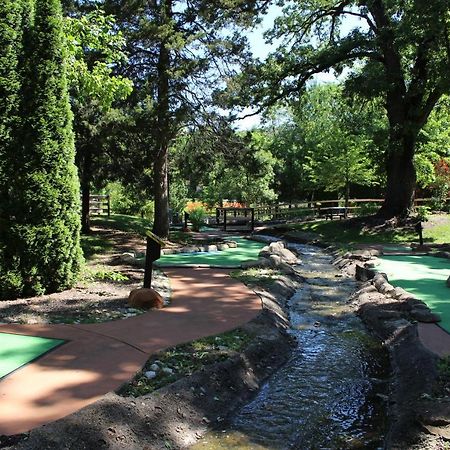 Grand Bear Resort At Starved Rock Utica Екстер'єр фото