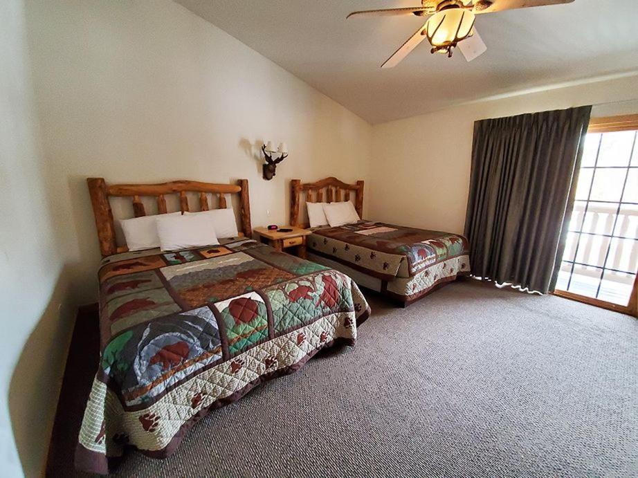 Grand Bear Resort At Starved Rock Utica Екстер'єр фото