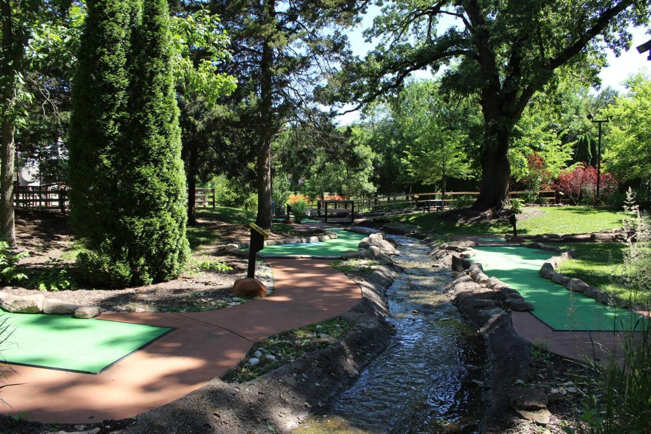 Grand Bear Resort At Starved Rock Utica Екстер'єр фото