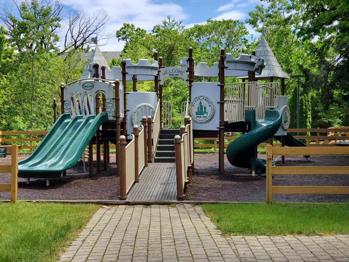 Grand Bear Resort At Starved Rock Utica Екстер'єр фото
