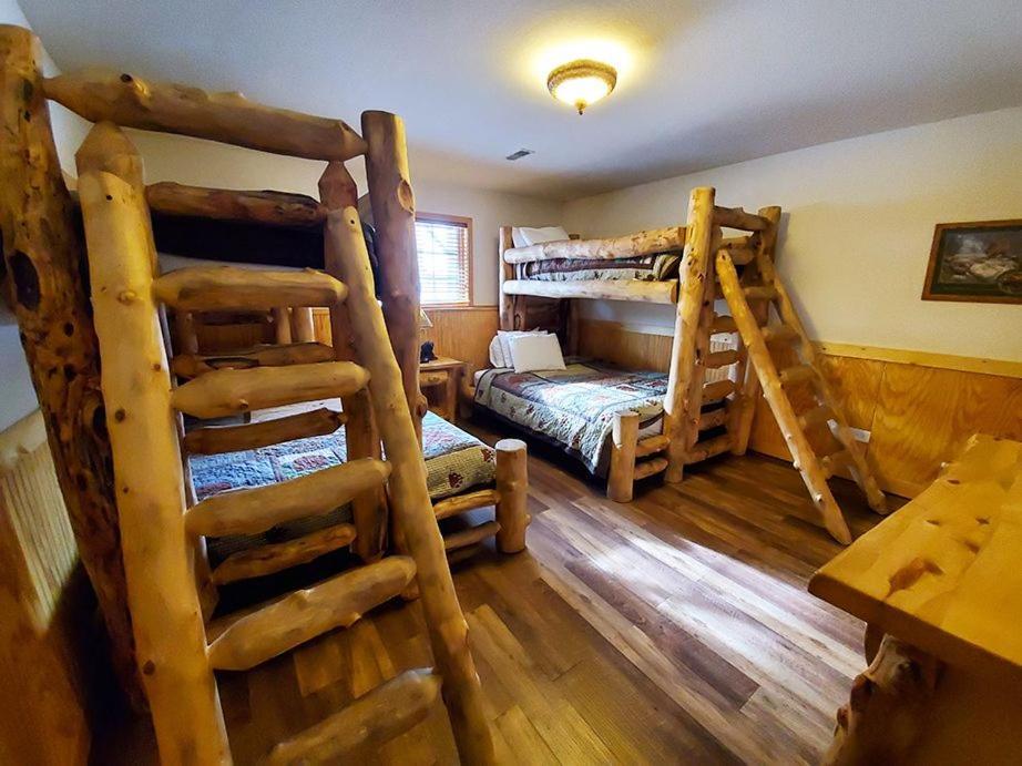 Grand Bear Resort At Starved Rock Utica Екстер'єр фото